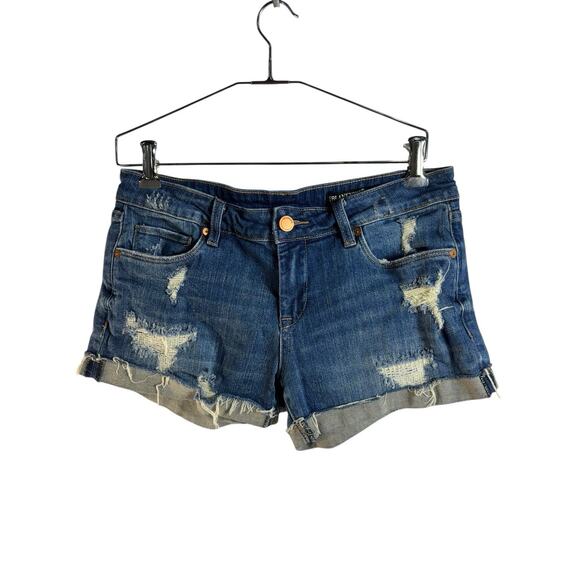 Blank NYC Women's The Fulton Dress Down Party Distressed Cuffed Shorts Size 26 - Picture 2 of 13